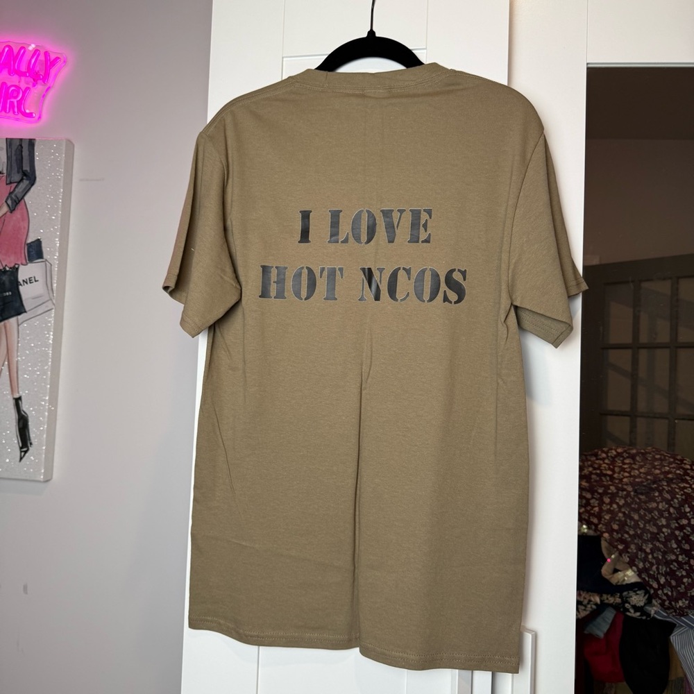 ✨ I love Hot NCOS Skivvie top NWOT Size Small